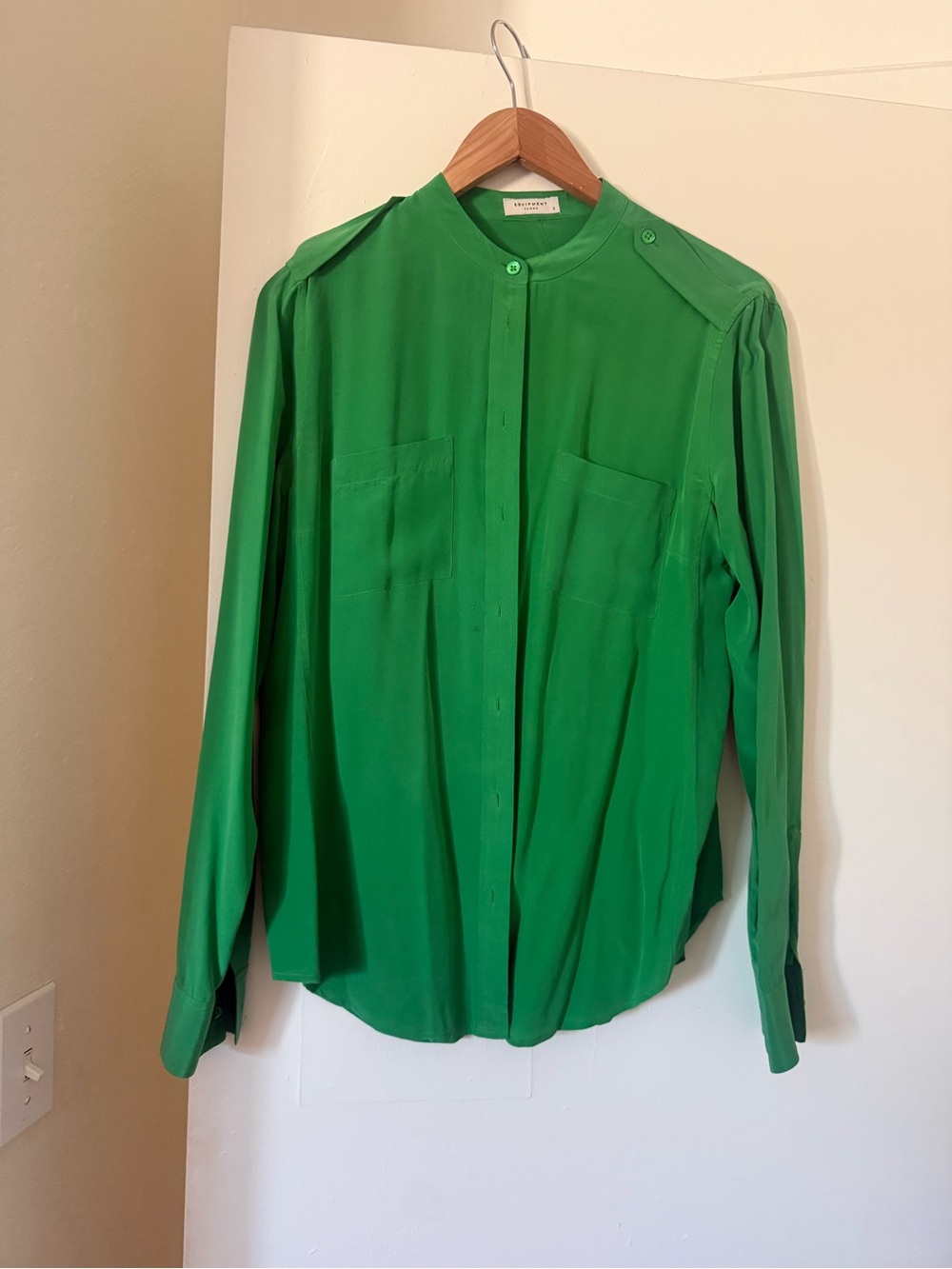 Equipment Silk Green Button-Up Blouse Shirt size Small